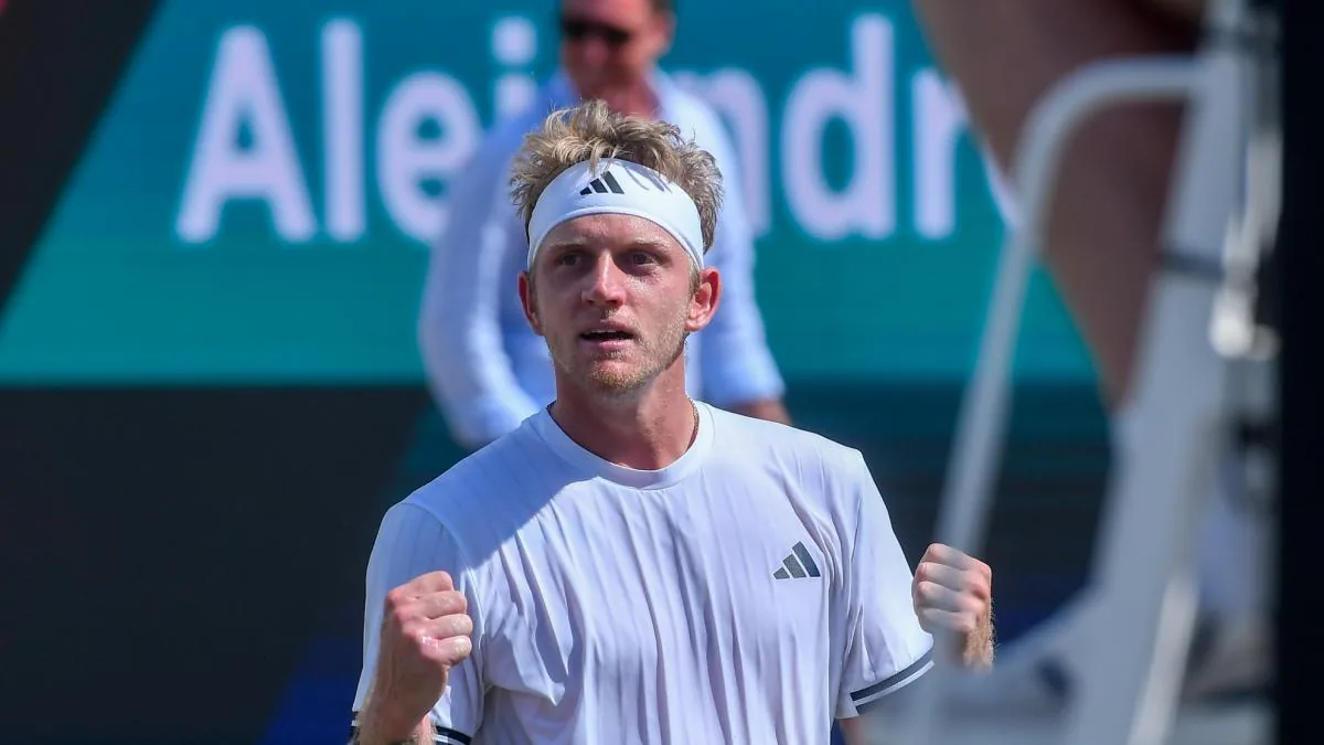 Alejandro Davidovich celebra su primer título en el Mallorca Championships sobre césped.