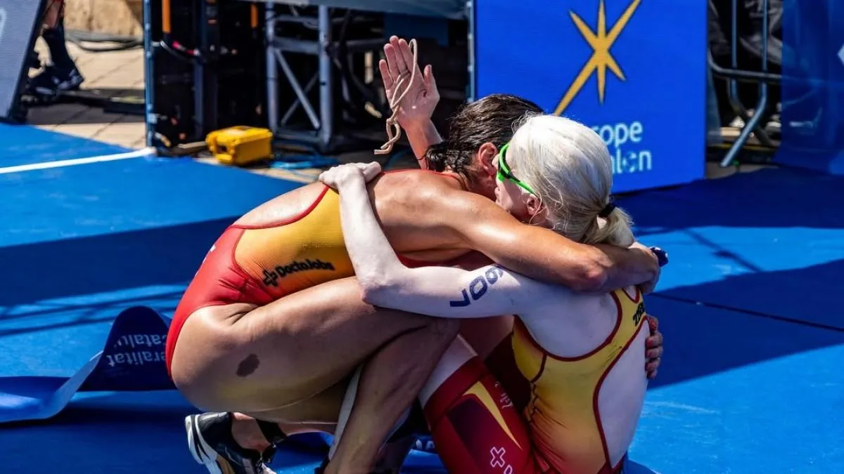 Susana Rodríguez y Sara Pérez cruzan la meta victoriosas en las Series Mundiales de Montreal de triatlón.