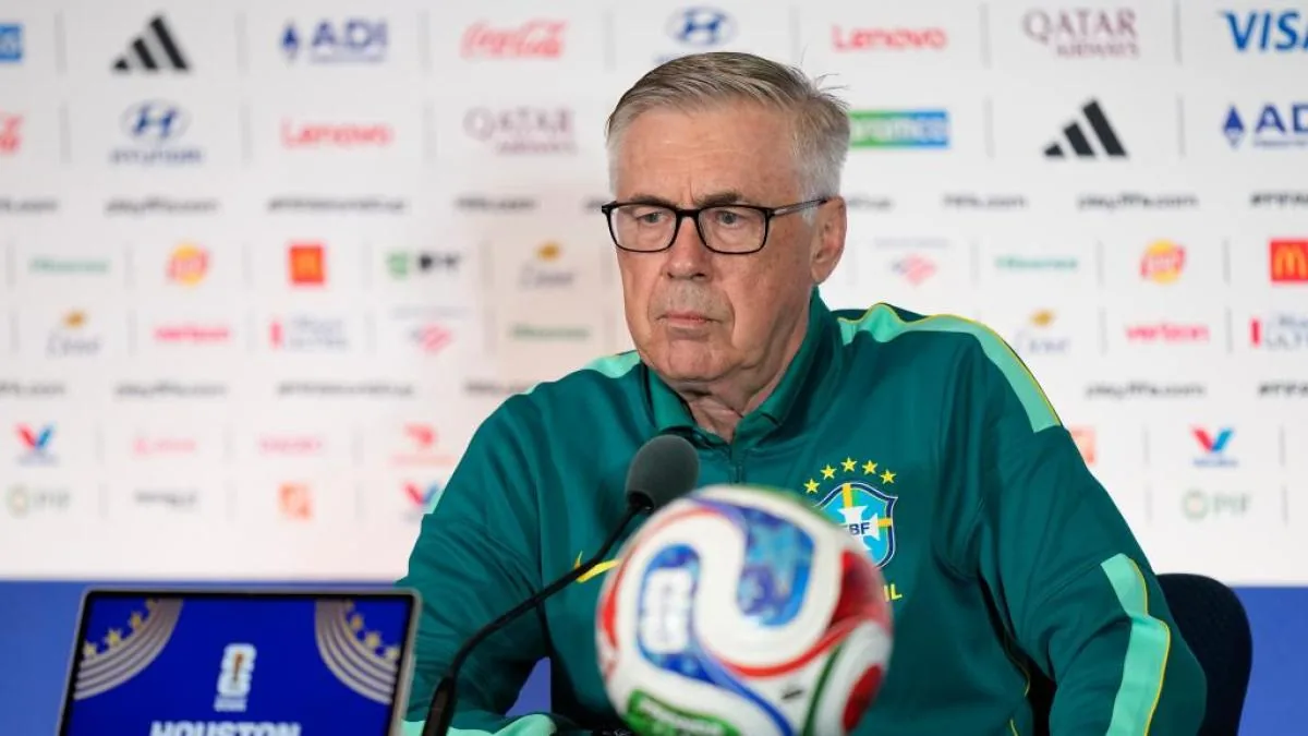 Carlo Ancelotti en conferencia de prensa antes del partido de octavos de final entre Brasil y Japón en el NRG Stadium de Houston